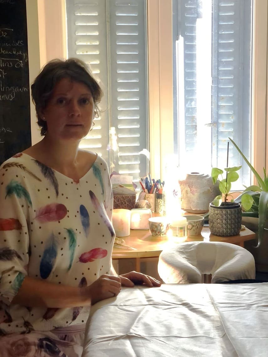Praticienne en massage bien-être à domicile